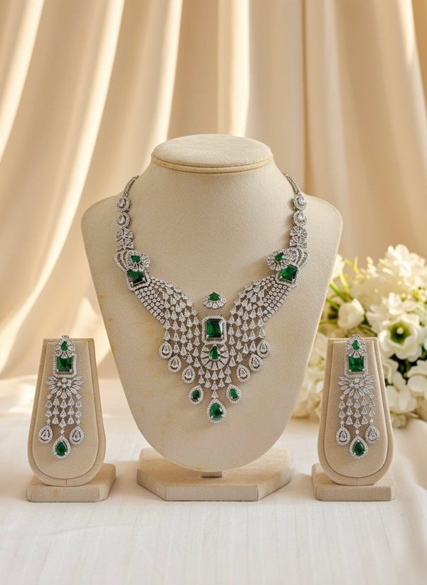 Ocean Mist AD NECKLACE (Green)