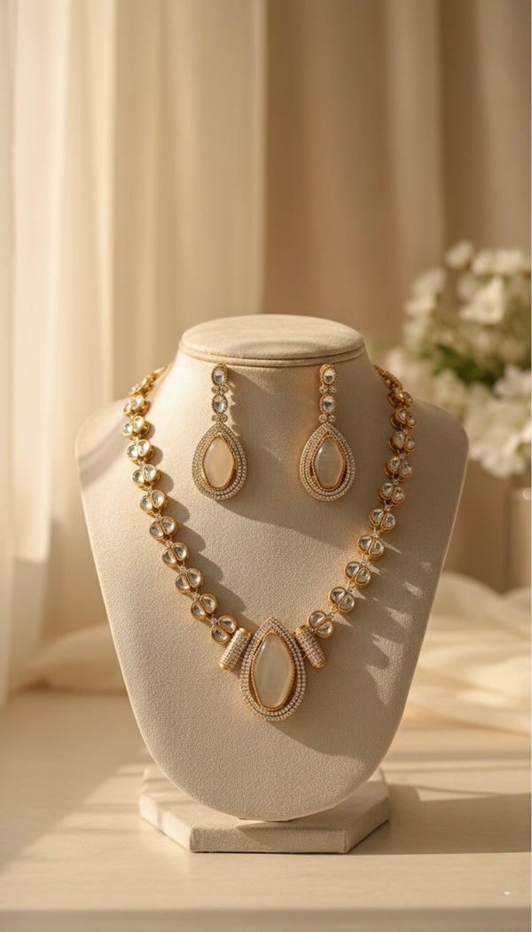 Naira Kundan Necklace (White)