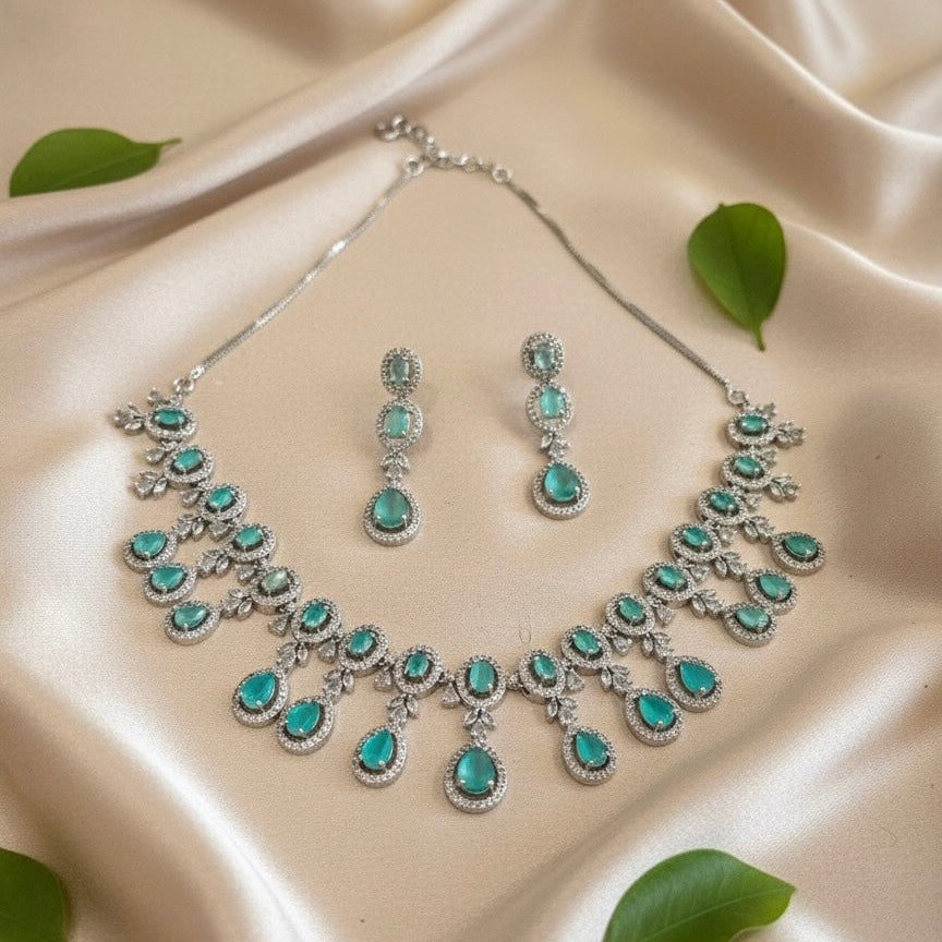 Shimmer AD Necklace (Mint Green)