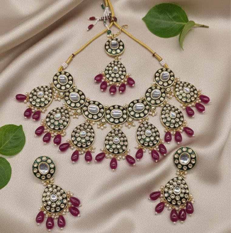 Zarnoor Kundan Bridal Necklace (Wine and Green)