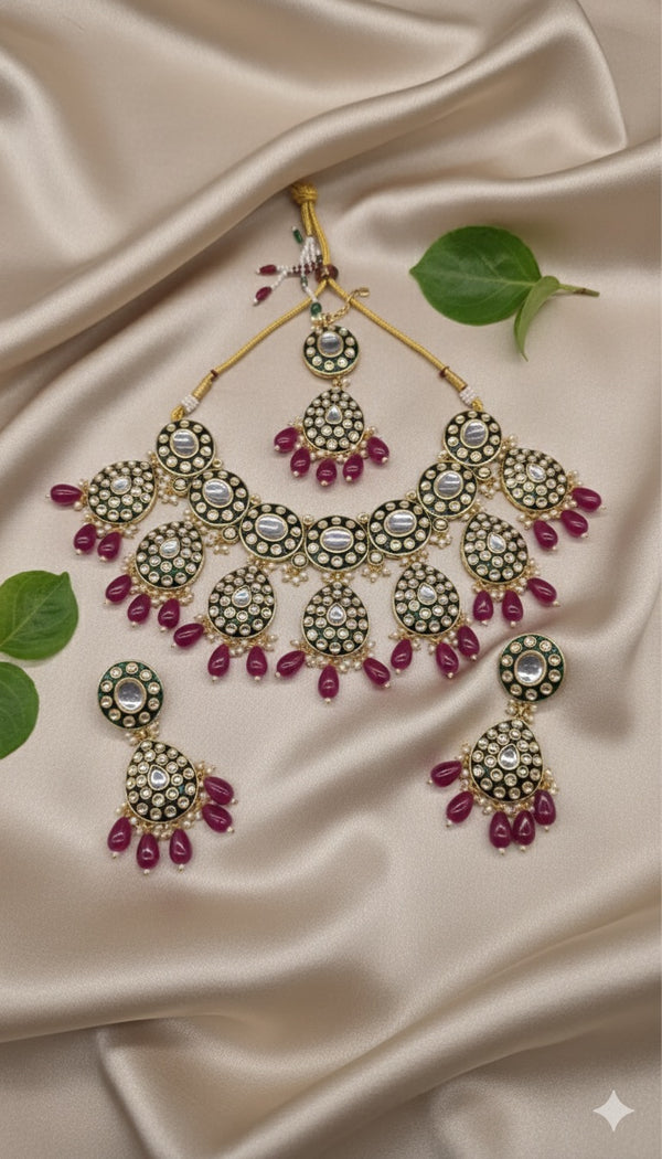 Zarnoor Kundan Bridal Necklace (Wine and Green)