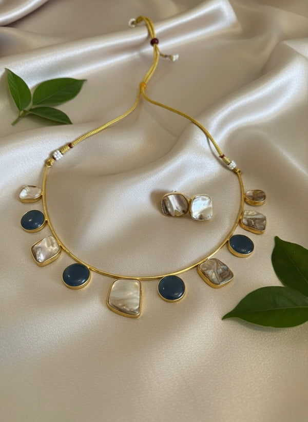 Eira Hasli Necklace (Blue)