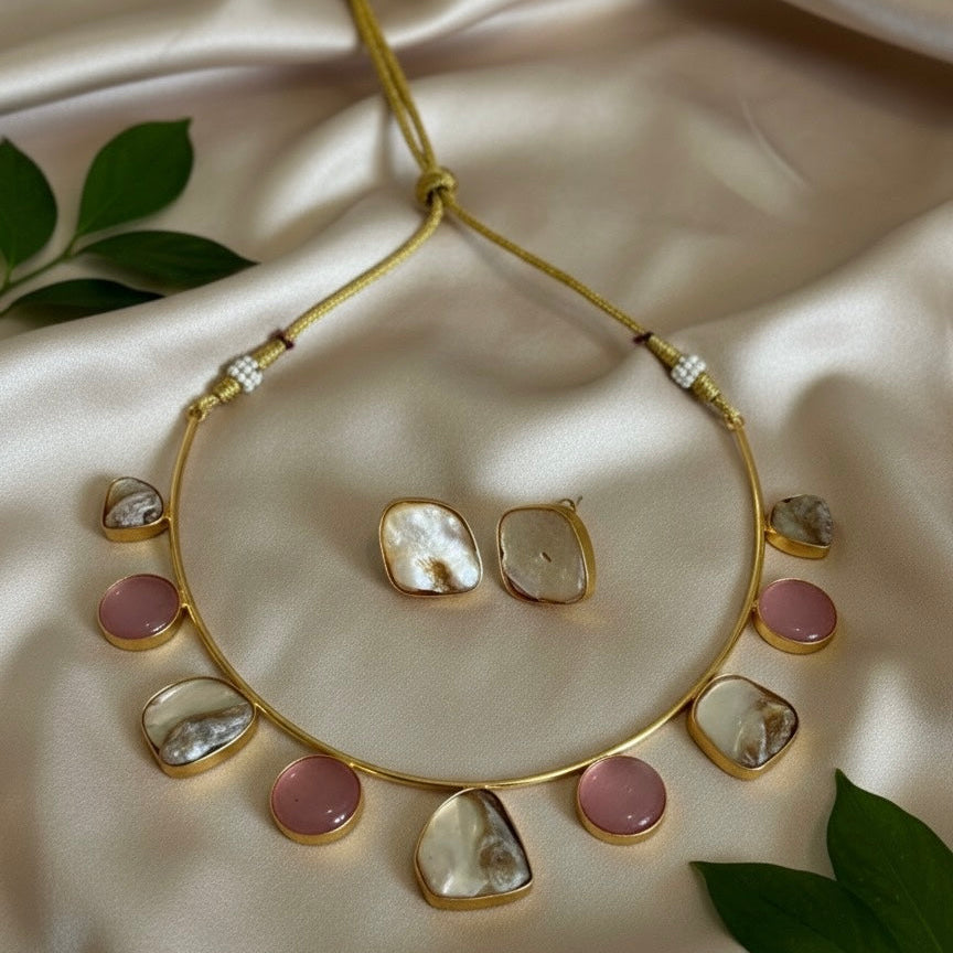 Eira Hasli Necklace (Pink)