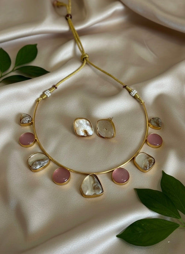 Eira Hasli Necklace (Pink)