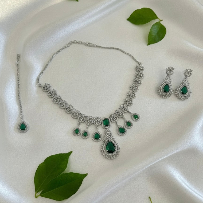 Diva AD Necklace (Green)