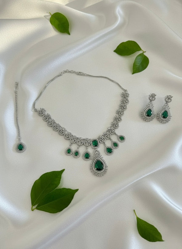 Diva AD Necklace (Green)