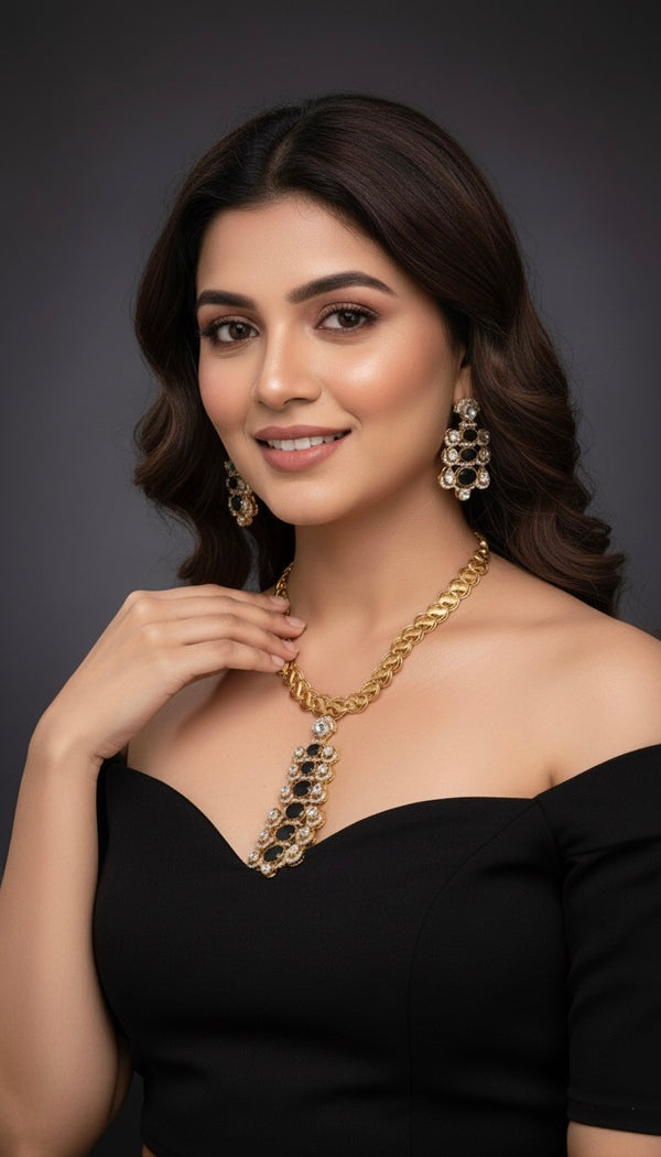 Noorvi AD Necklace (Black)