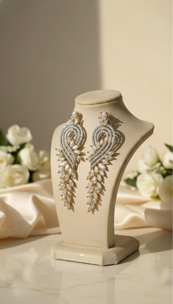 Lusture AD Earrings (Golden)