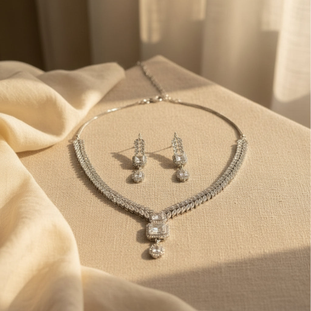 Regal Vine AD Necklace (White)