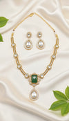 Aarvi Kundan Necklace (Green)