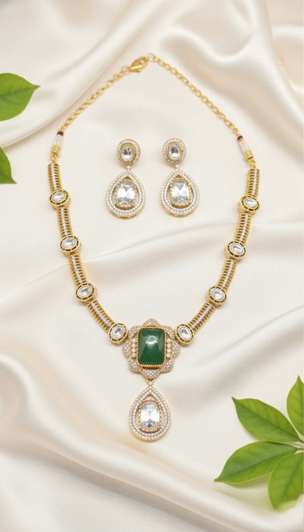 Aarvi Kundan Necklace (Green)