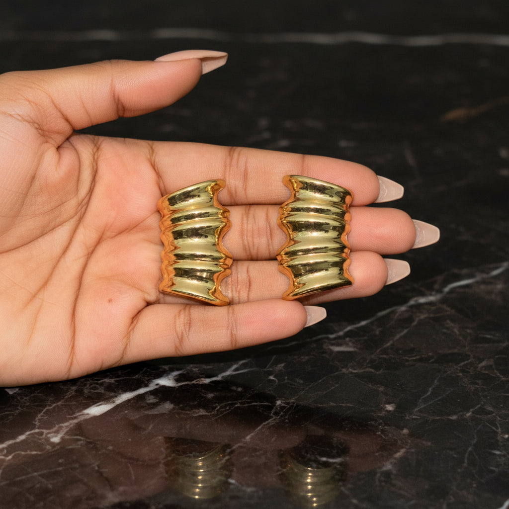 Elara Necklace