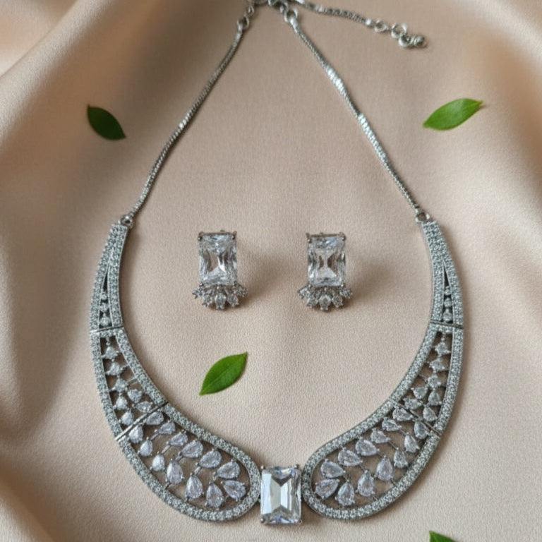 Sleek AD Necklace (Silver)