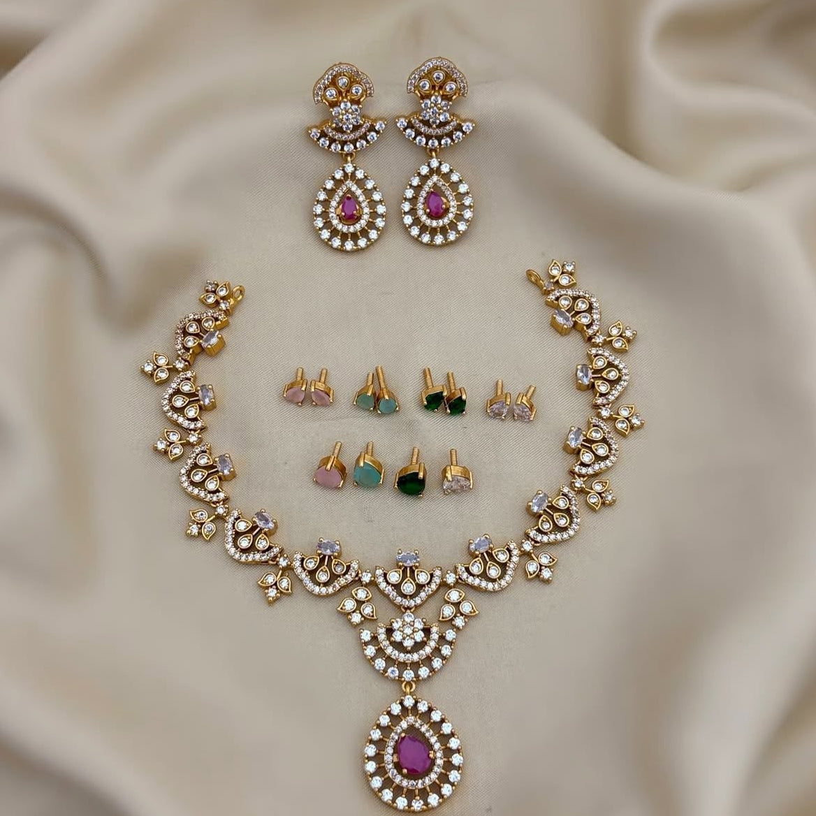 Ishani Colour Changing Kundan Necklace