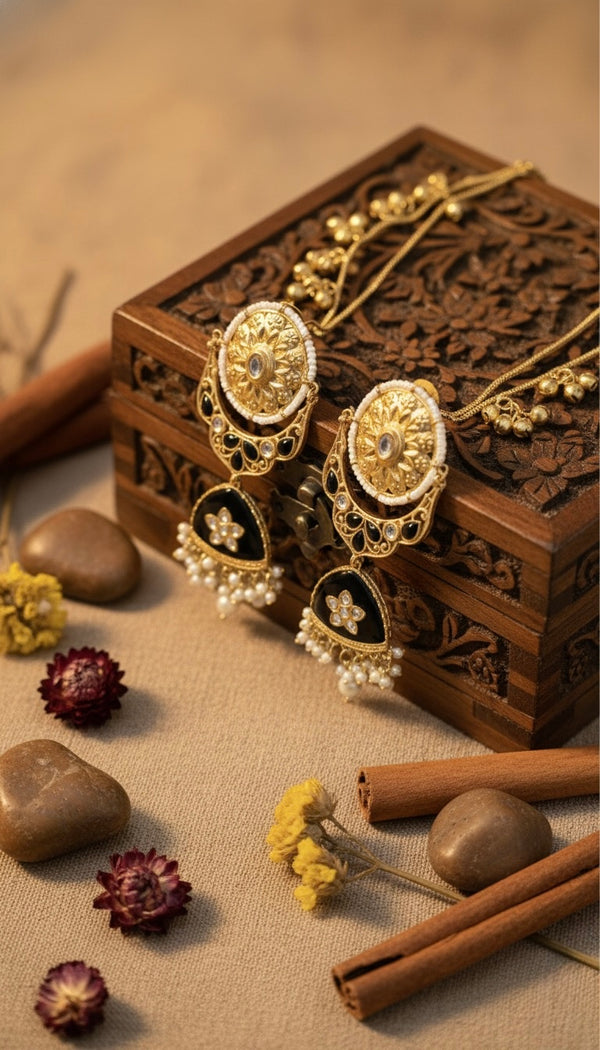 Noor Chain Earrings (Black)