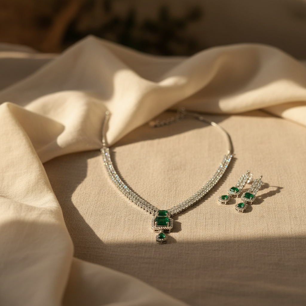 Regal Vine AD Necklace (Green)