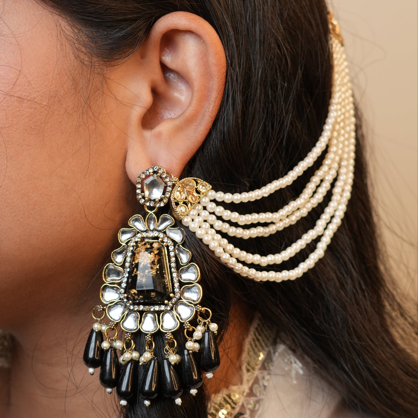Kirnaya Chain Earrings (Black)