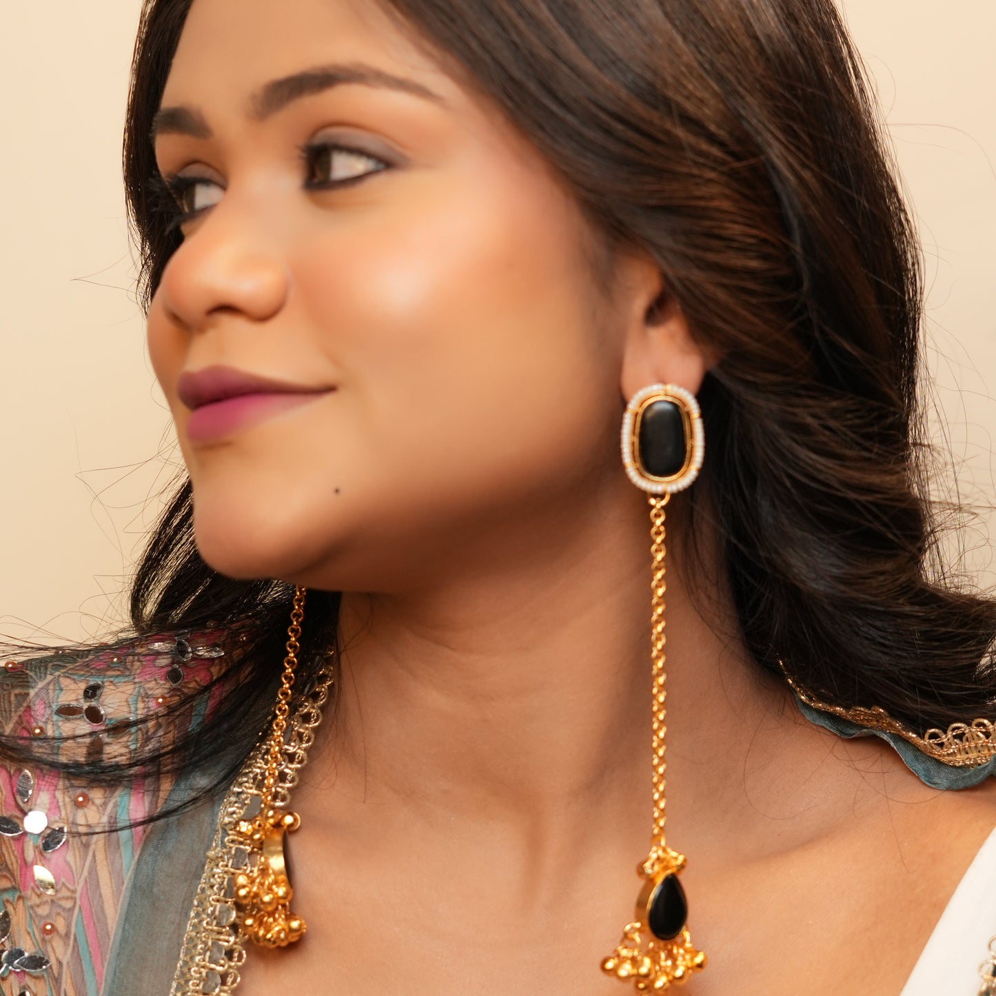 Ishika Kashmiri Earrings (Black)
