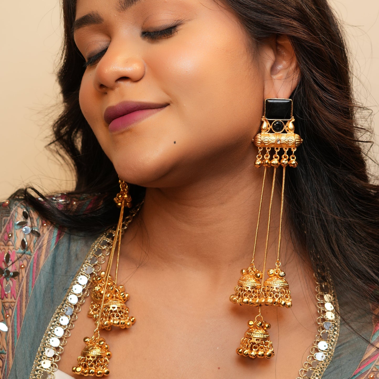 Roohi Kashmiri Earrings (Black)