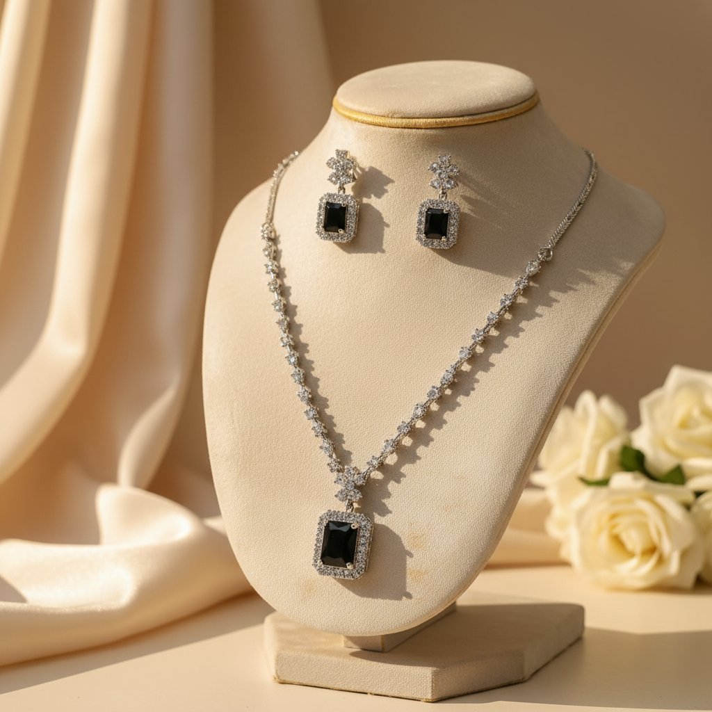 Evara AD Necklace (Black)