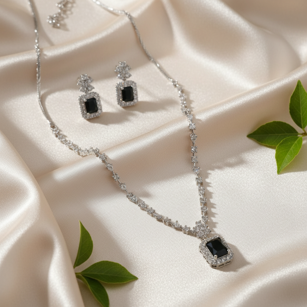 Evara AD Necklace (Black)