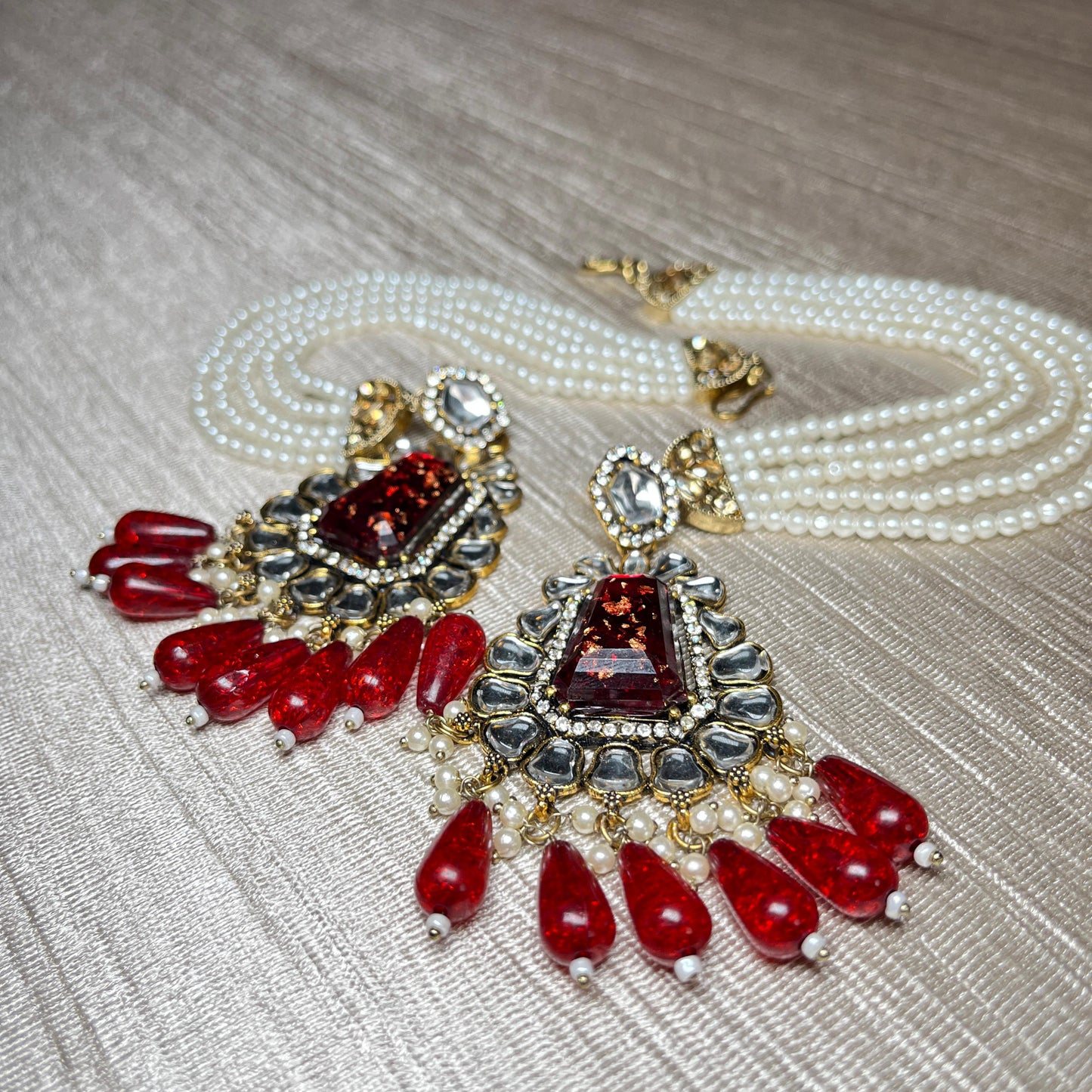 Kirnaya Chain Earrings (Red)
