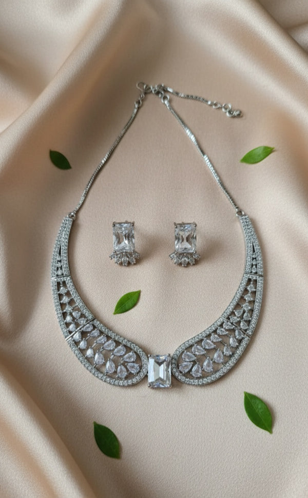 Sleek AD Necklace (Silver)