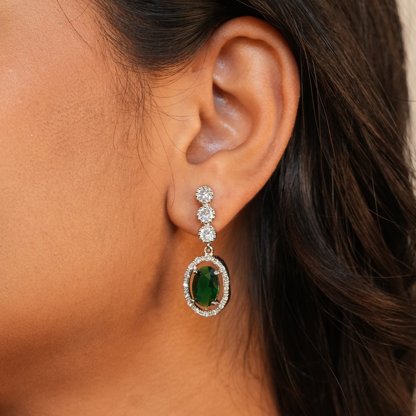 Regal Solitaire AD Necklace (Green)